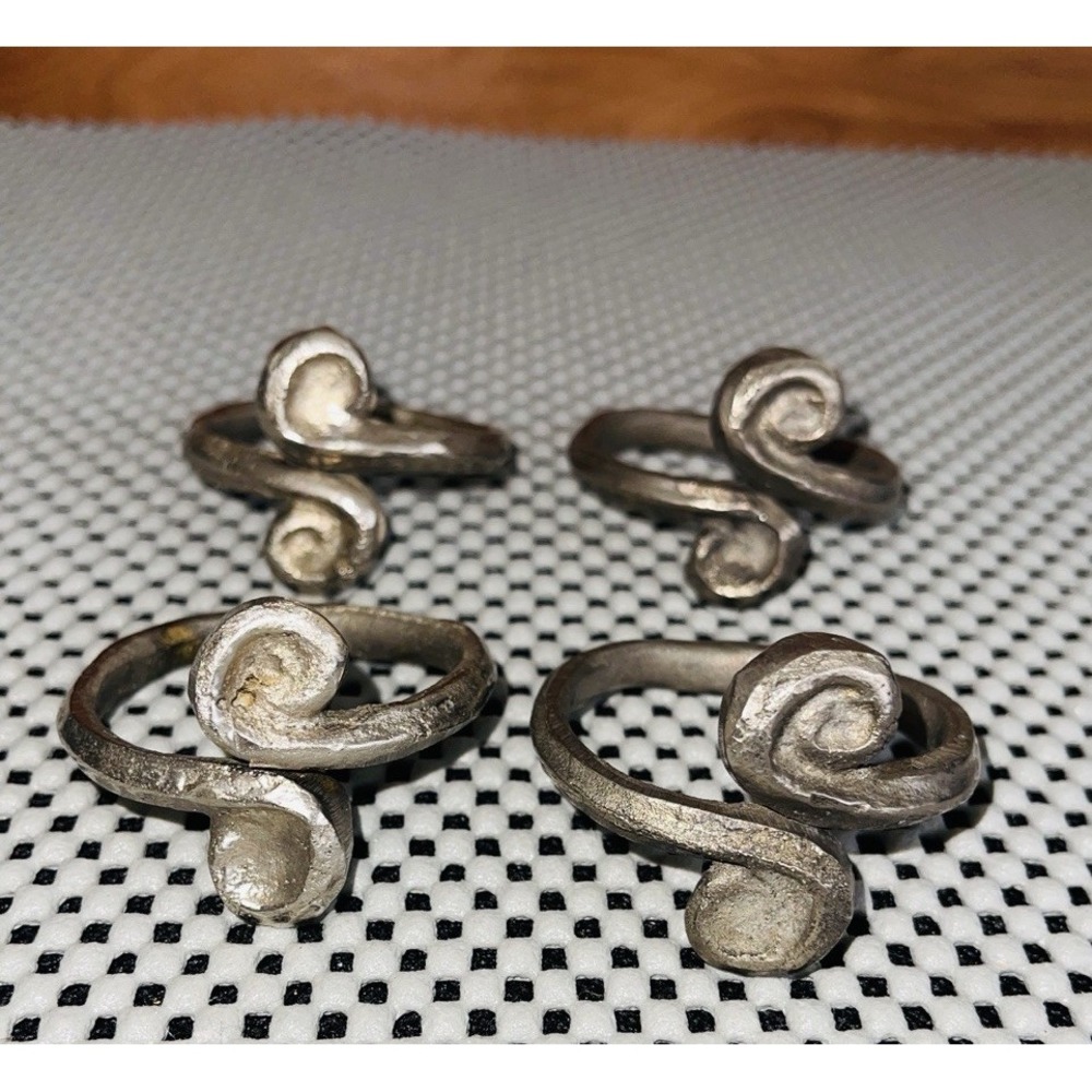 Hand Forged Metal Napkin Rings Set of 4 Swirl Design 2"D Wrought Iron Handmade